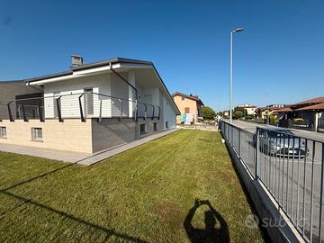 Villa esclusiva libera su quattro lati