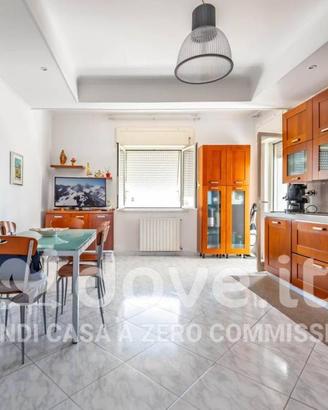 Appartamento di 120 m² con 4 locali e posto auto a