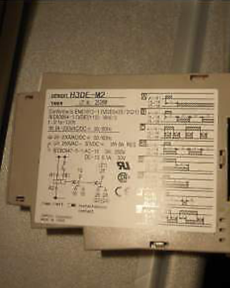 Temporizzatore Omron H3DE-M2 AC/DC24-230V