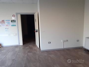 Locale Studio medico - analisi -centro estetico