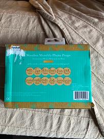 Tavole legno con dicazione dei mesi