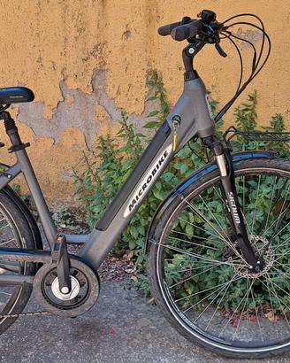 Bici elettrica Microbike modello "Trastevere"