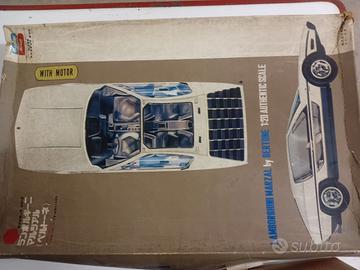 Kit  BANDAI Lamborghini Marzal Bertone scala 1/20