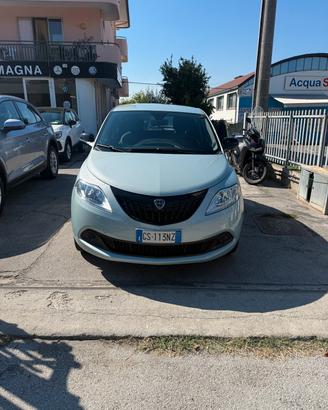 Lancia Ypsilon 1.0 FireFly 5 porte S&S Hybrid Silv