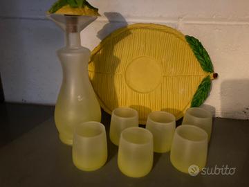 Set bottiglia e bicchieri limoncello