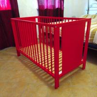 Lettino con sbarre e materasso