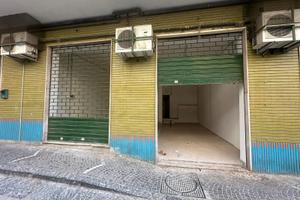 Locale commerciale Box garage Pomigliano Napoli