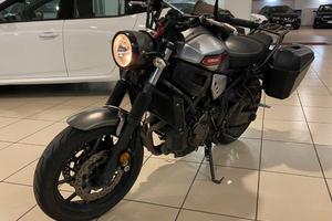 YAMAHA XSR700