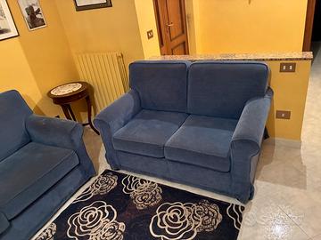 Divani, credenza e mobile per sala