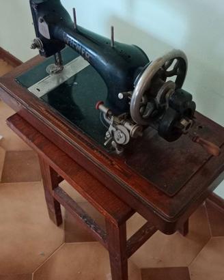Macchina da cucire vintage