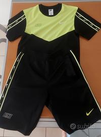 Completo sportivo Nike tg XS