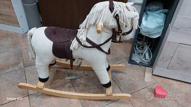 Cavallo a dondolo