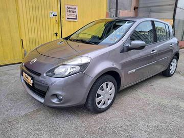 RENAULT Clio 1.2 16V 5 porte Luxe ok neopatentat