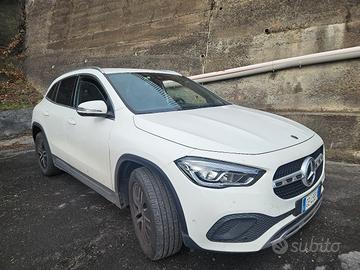 MERCEDES GLA
