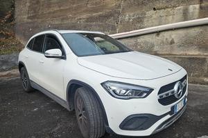 MERCEDES GLA