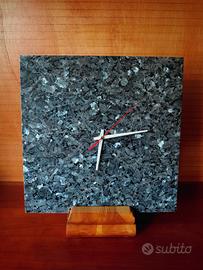 Elegante Orologio in Granito Labrador