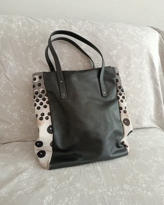 Borsa nera in ecopelle e stoffa
