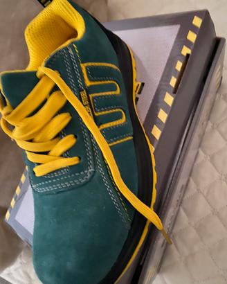 Scarpe antifortunistiche