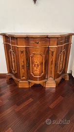Credenza antica in legno intarsiato stile classico
