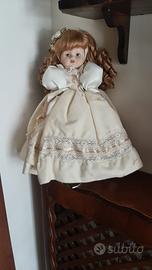 Bambola in porcellana