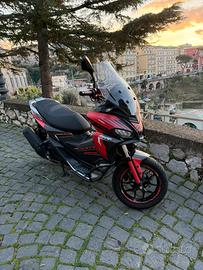 Aprilia SR GT 200
