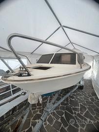 Barca pilotina super Ulisse