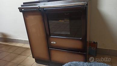 Cucina e Stufa alimentata legna marca Zoppas