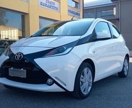 Toyota Aygo Benzina cc. 1.000 Mod. X-Play Tetto Ap