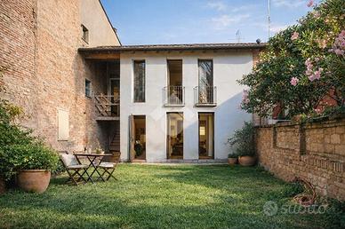 CASA SEMINDIPENDENTE A CENTO