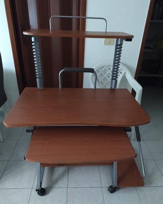 Scrivania porta pc 