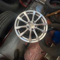 Cerchi in lega porsche misura 19”