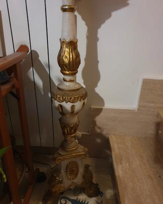 piantana candelier con decorazioni in foglia d oro