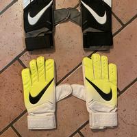 2 PAIA DI GUANTI DA PORTIERE - NIKE GK MATCH