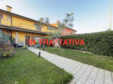 VILLA A SCHIERA A NOGAROLE ROCCA