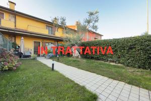 VILLA A SCHIERA A NOGAROLE ROCCA