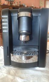 MACCHINA PER CAFFE' (IN CAPSULE)