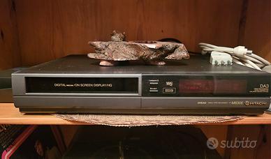 videoregistratore vintage vhs Hitachi  VT-M630E 