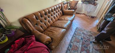 Divano Chesterfield 