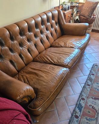 Divano Chesterfield 