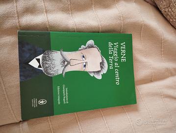 5 € libro " viaggio al centro della terra " 