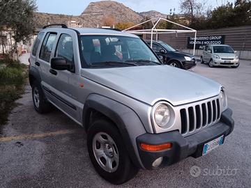 Jeep Cherokee 2.5 CRD Limited