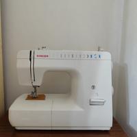 MACCHINA DA CUCIRE SINGER MODELLO 1105 NUOVA