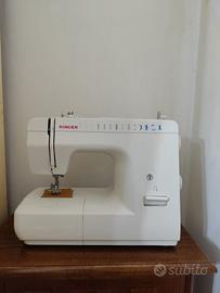 MACCHINA DA CUCIRE SINGER MODELLO 1105 NUOVA