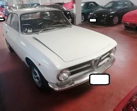 Alfa Romeo GT 1300 junior