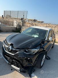Renault Captur - incidentata/frontale