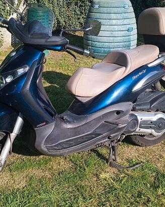 Scooter Piaggio Beverly 400