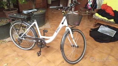 bicicletta elettrica a pedalata assistita