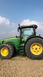 John Deere 8320R
