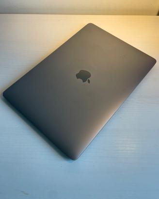 Macbook Pro 13” 2017 i5 8GB RAM 256GB SSD con scat