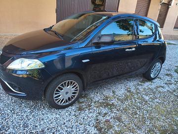 Lancia Y 